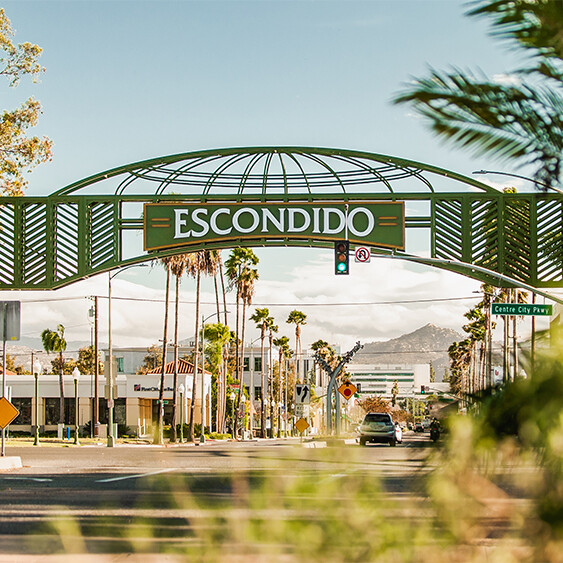 escondido california grand avenue sign