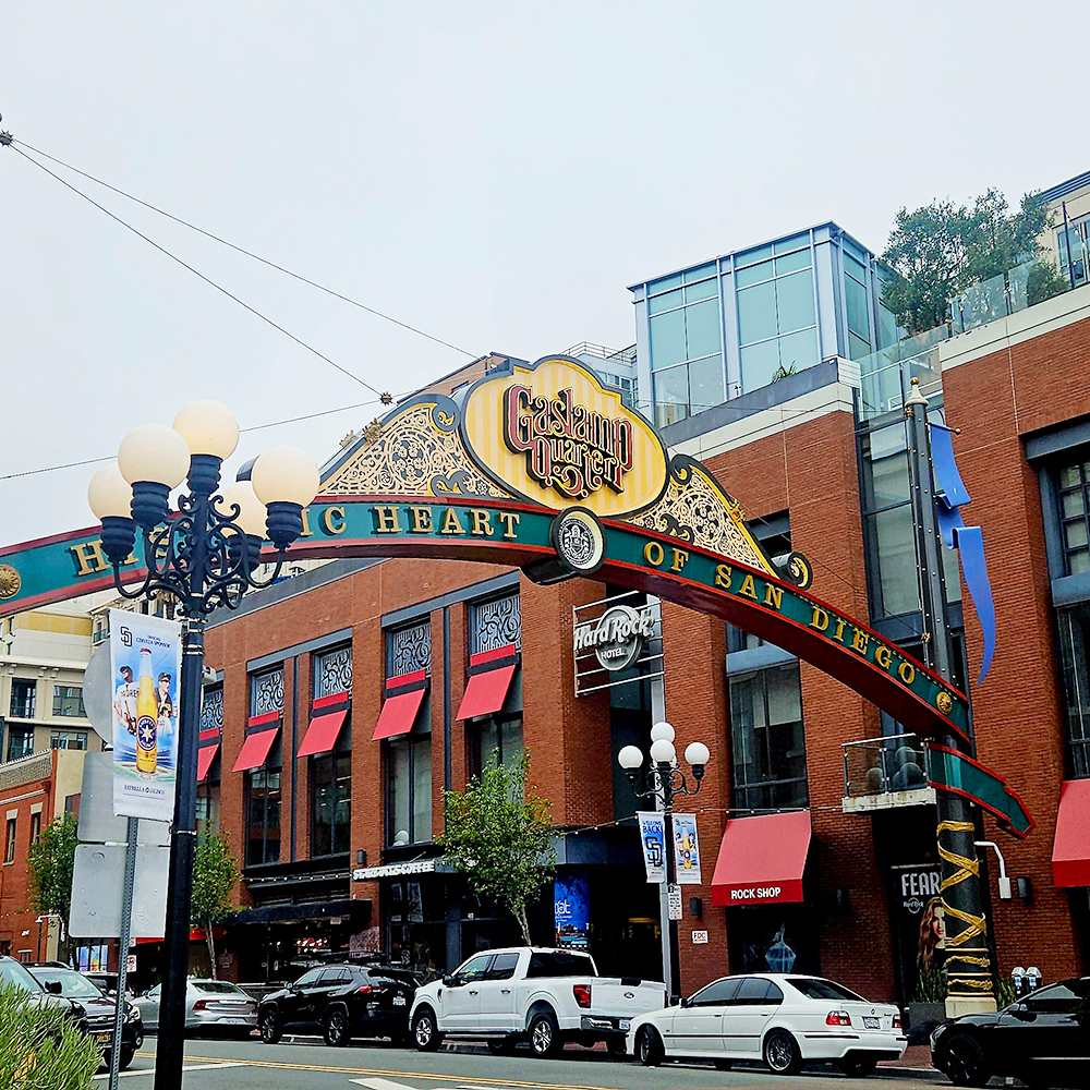 gaslamp quarter san diego sign